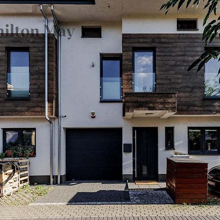 הוילה The Family House Warsaw Wawer מראה חיצוני תמונה
